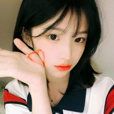 养眼真人女生头像专题，美丽与智慧并存