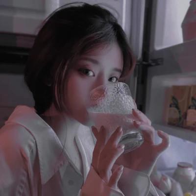 好看又丧女生头像图片48张，丧又不失温柔