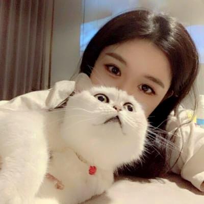 养眼真人女生头像专题，美丽与智慧并存