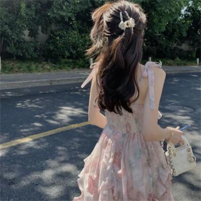 最新不露脸背影女生头像图片32张