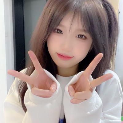 养眼真人女生头像专题，美丽与智慧并存