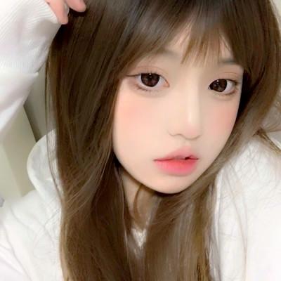 养眼真人女生头像专题，美丽与智慧并存