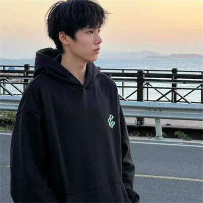 2023年最新男生头像，让你成为社交达人！