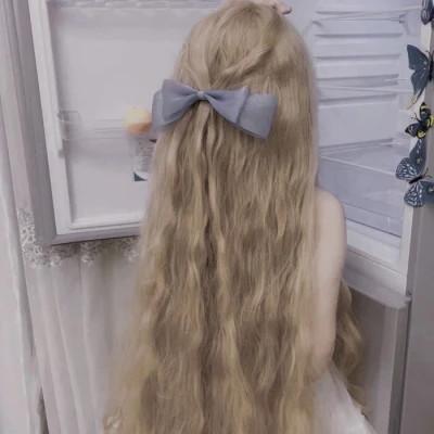 最新不露脸背影女生头像图片32张