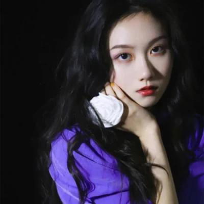 气质高冷优雅头像女生32张