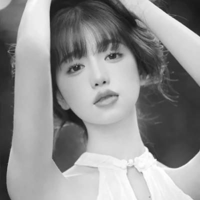 2023独特漂亮图片黑白头像女，让你与众不同！