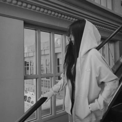 120张黑白氛围感气质的女头，黑与白的诗意