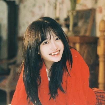 漂亮的美女穿红衣服的头像