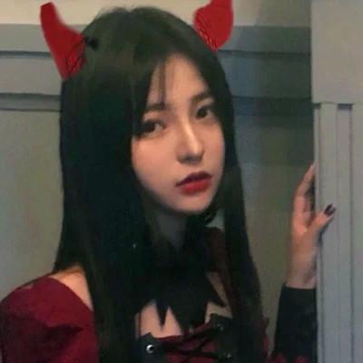 清纯自然的女孩头像，感受青春的美好年华