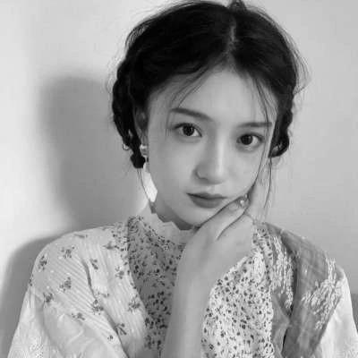 女生微信黑白头像100张，静谧中的惊艳