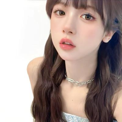 高清真人少女的微信头像图片32张