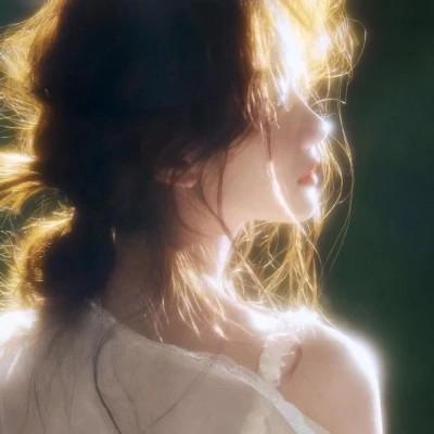唯美温柔干净高级氛围感女头图片32张