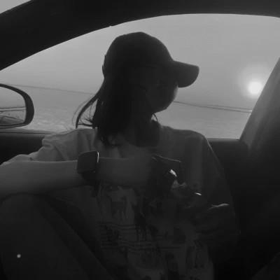 120张黑白氛围感气质的女头，黑与白的诗意