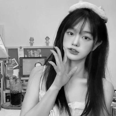 女生微信黑白头像100张，静谧中的惊艳