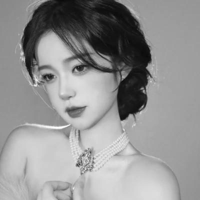 2023独特漂亮图片黑白头像女，让你与众不同！