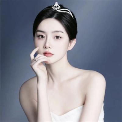 气质高冷优雅头像女生32张