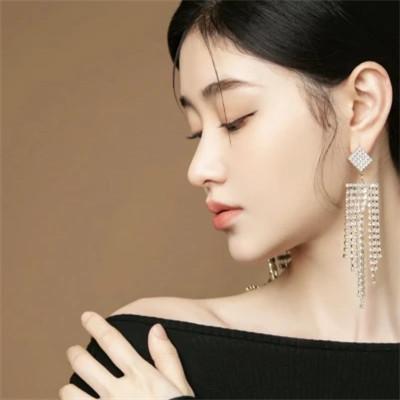 气质高冷优雅头像女生32张