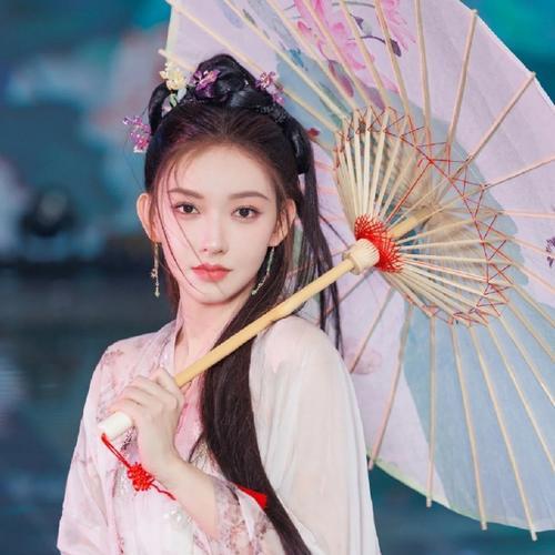 一眼就心动惊艳的女生头像图片40张