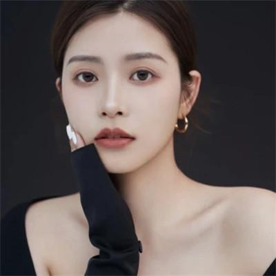 气质高冷优雅头像女生32张