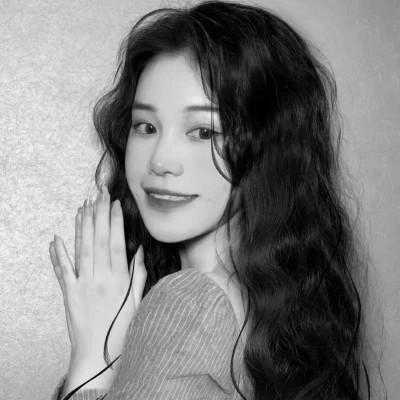 2023独特漂亮图片黑白头像女，让你与众不同！