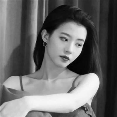 女生微信黑白头像100张，静谧中的惊艳