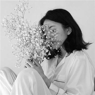 女生微信黑白头像100张，静谧中的惊艳