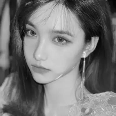 2023独特漂亮图片黑白头像女，让你与众不同！