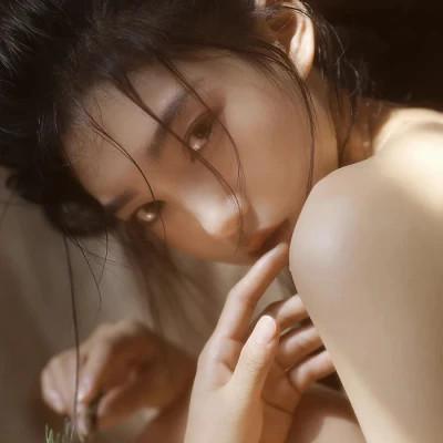 气质高冷优雅头像女生32张