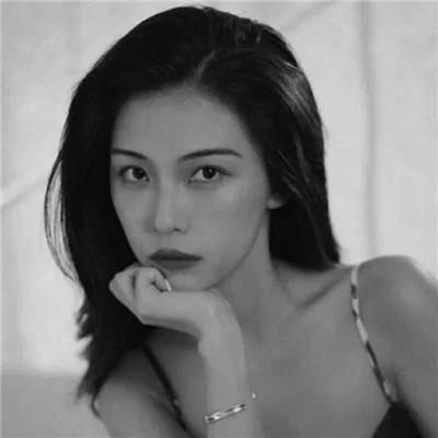 女生微信黑白头像100张，静谧中的惊艳