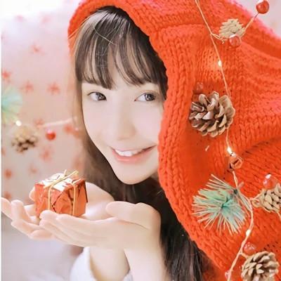 漂亮的美女穿红衣服的头像
