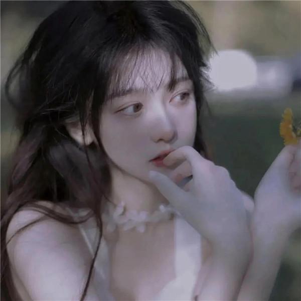 氛围感美女微信头像图片（精选13张），不一样的女神