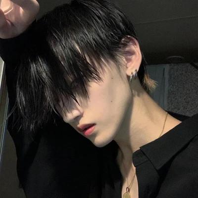 2023年最火的微信头像男生图片