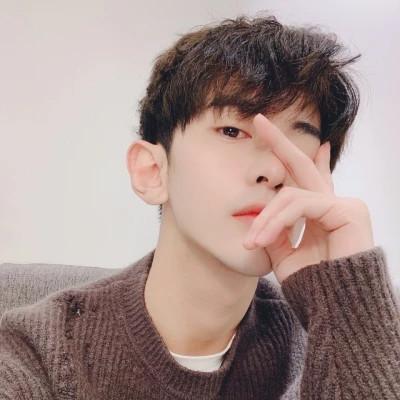 2023年最火的微信头像男生图片