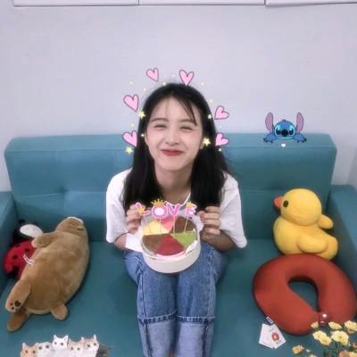 清纯自然的女孩头像，感受青春的美好年华