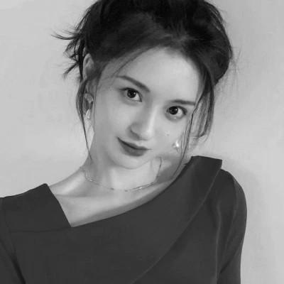 女生微信黑白头像100张，静谧中的惊艳
