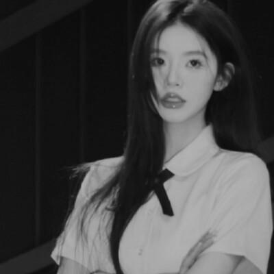 120张黑白氛围感气质的女头，黑与白的诗意