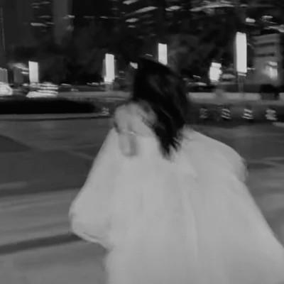 120张黑白氛围感气质的女头，黑与白的诗意