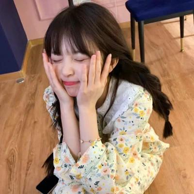 潇洒自信的高清少女头像，自信的力量