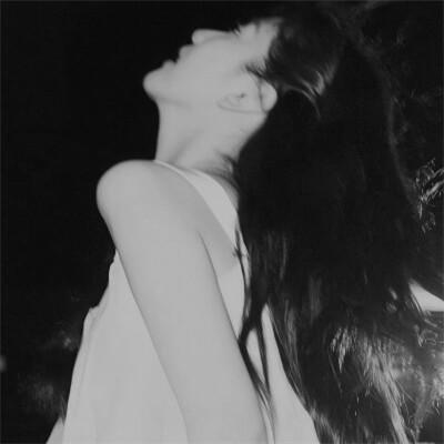 120张黑白氛围感气质的女头，黑与白的诗意