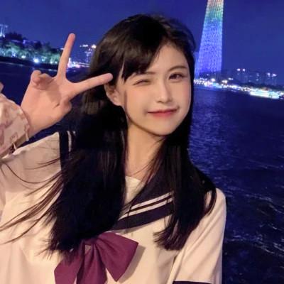 潇洒自信的高清少女头像，自信的力量