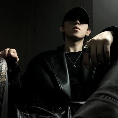 2023年最火的微信头像男生图片