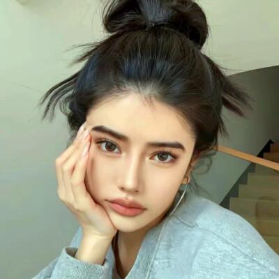 2023潮流女生头像最新版