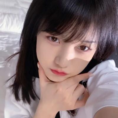 潇洒自信的高清少女头像，自信的力量