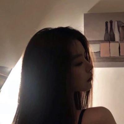 清纯自然的女孩头像，感受青春的美好年华