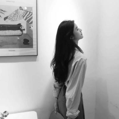 女生微信黑白头像100张，静谧中的惊艳