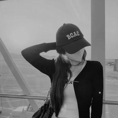 120张黑白氛围感气质的女头，黑与白的诗意