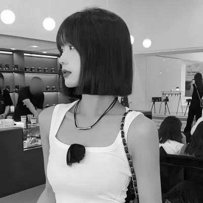 女黑白头像图片真人版52张，逆流而上的黑白文化