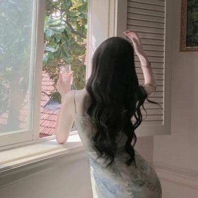 迷人女生背影头像100张，别有一番韵味美！