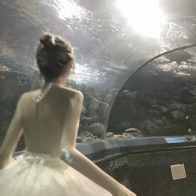 迷人女生背影头像100张，别有一番韵味美！