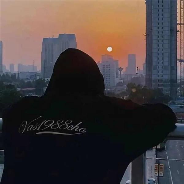 成熟高冷痞帅男生头像图片（精选32张）